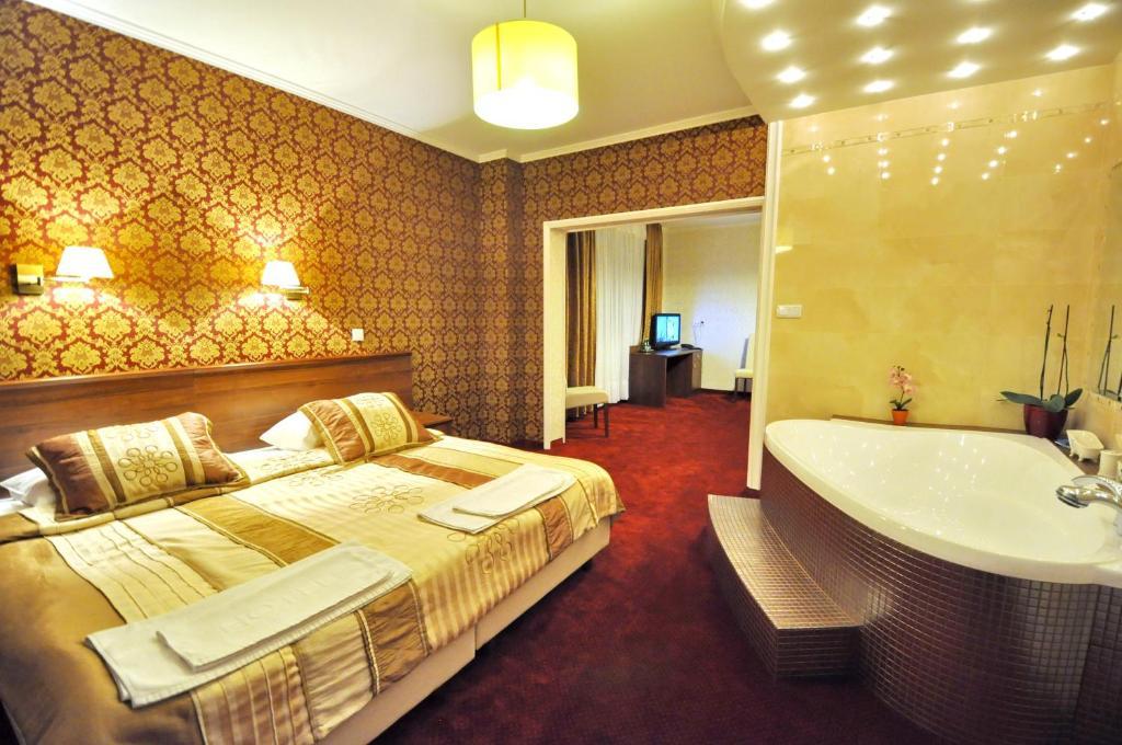 Hotel Chabrowy Dworek Teresin Стая снимка